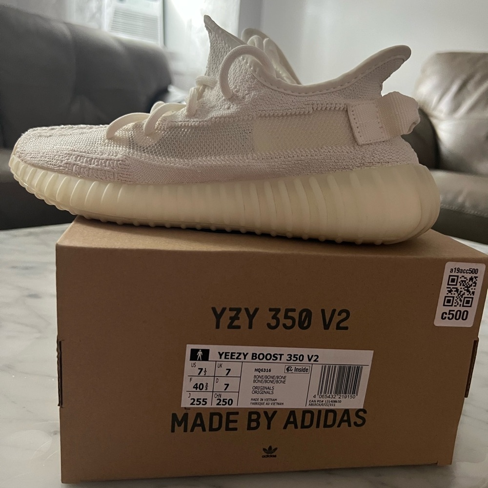 Adidas Yeezy Boost 350 V2 in Color Bone